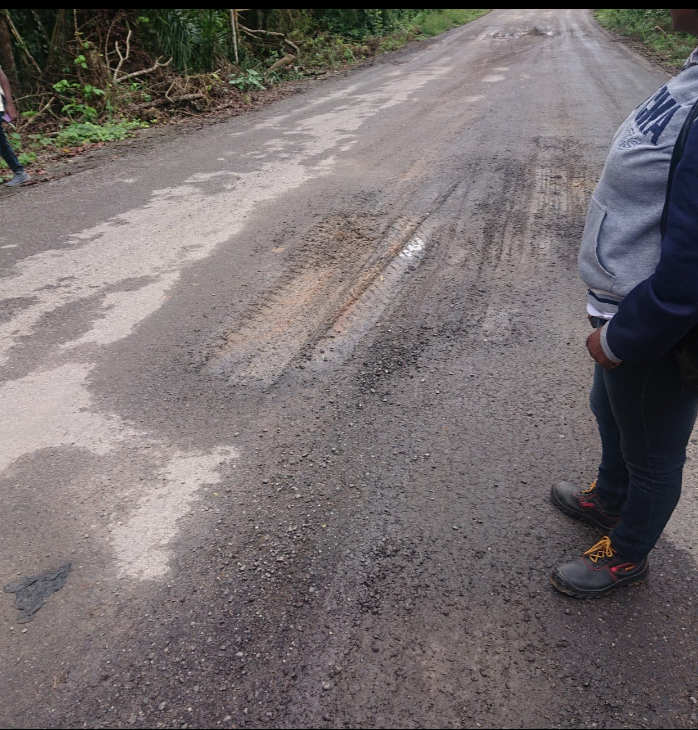 Entretien de la route Boumnyebel–Eséka–Lolodorf : le MINTP instruit la clôture du marché au regard des défaillances de l’entreprise screenshot 20260511 183633