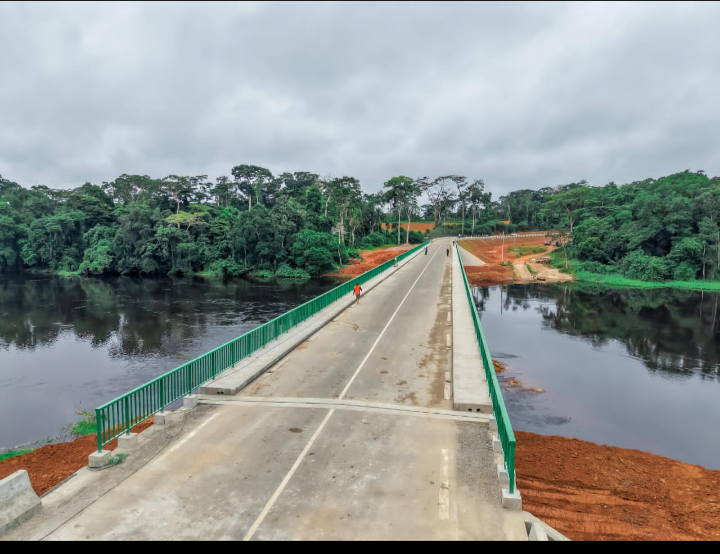Pont sur le fleuve Nyong à Malombo et ses voies d’accès : le MINTP instruit l'accélération des travaux restants screenshot 20260709 134721